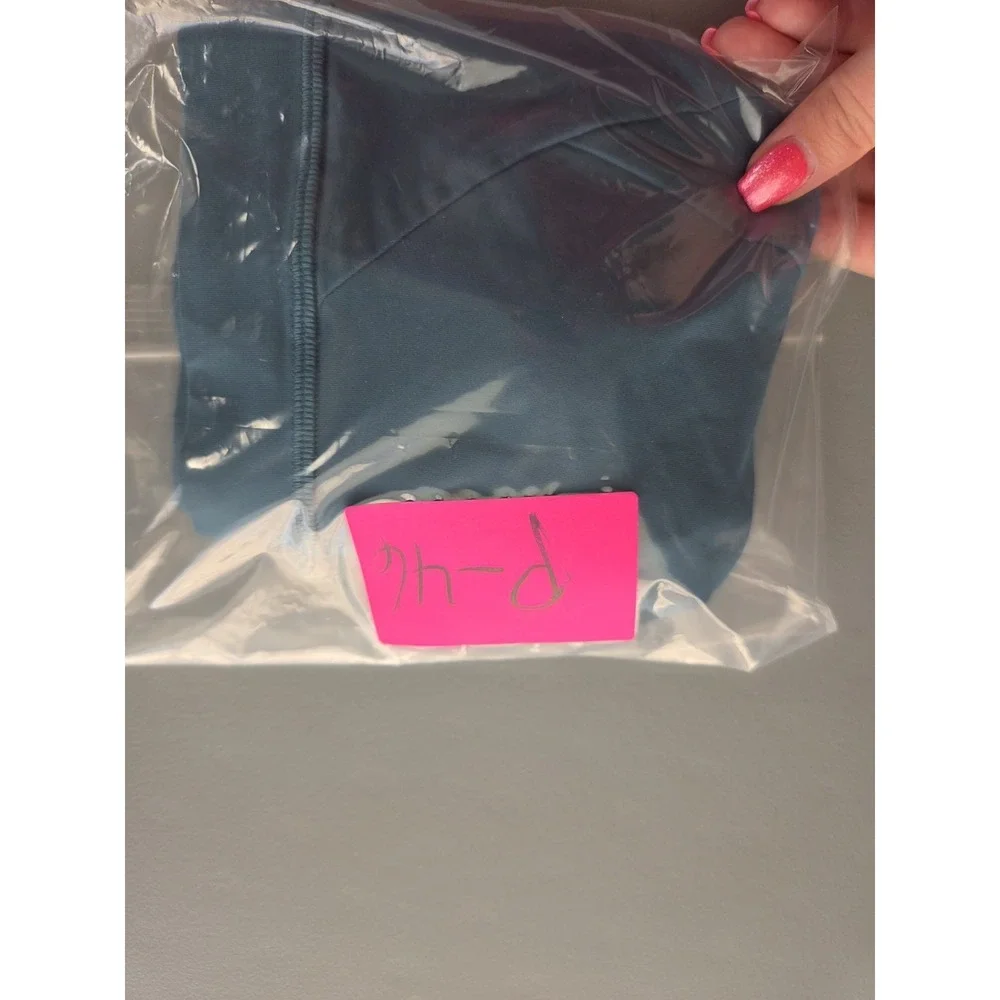 Lululemon Sports Bra Free To be Elevated Light Support D/Dd Size 2 Blue